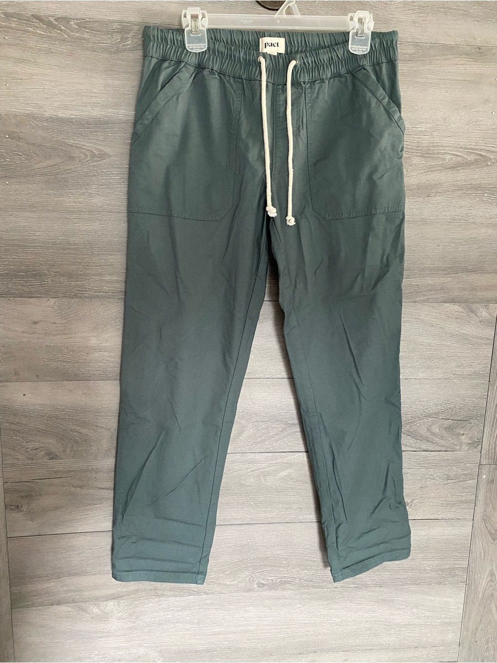 Pact Woven Twill Roll Up Pant Green